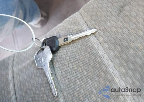 2003 Buick Century Custom z USA, uszkodzony, nr VIN 2G4WS52J331102226